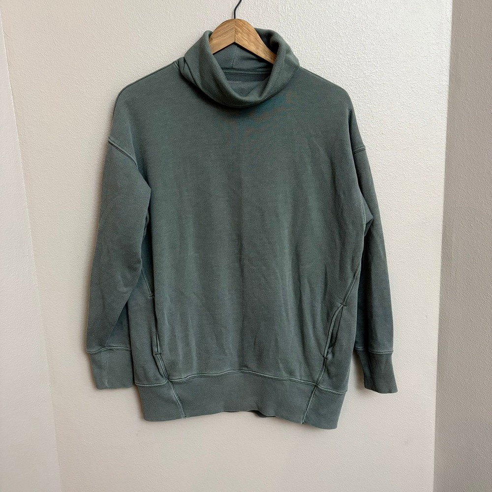 Aerie Sweatshirt XS Green‎ Turtleneck Oversized Pocket Pullover